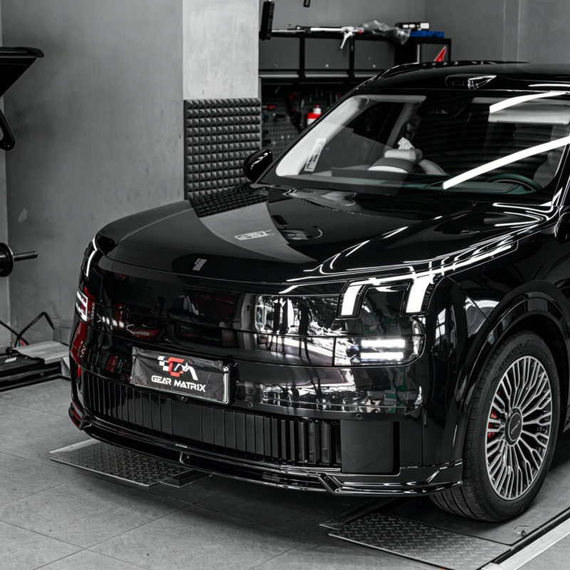 Lynk & Co 900