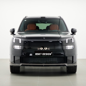 Lynk & Co 900